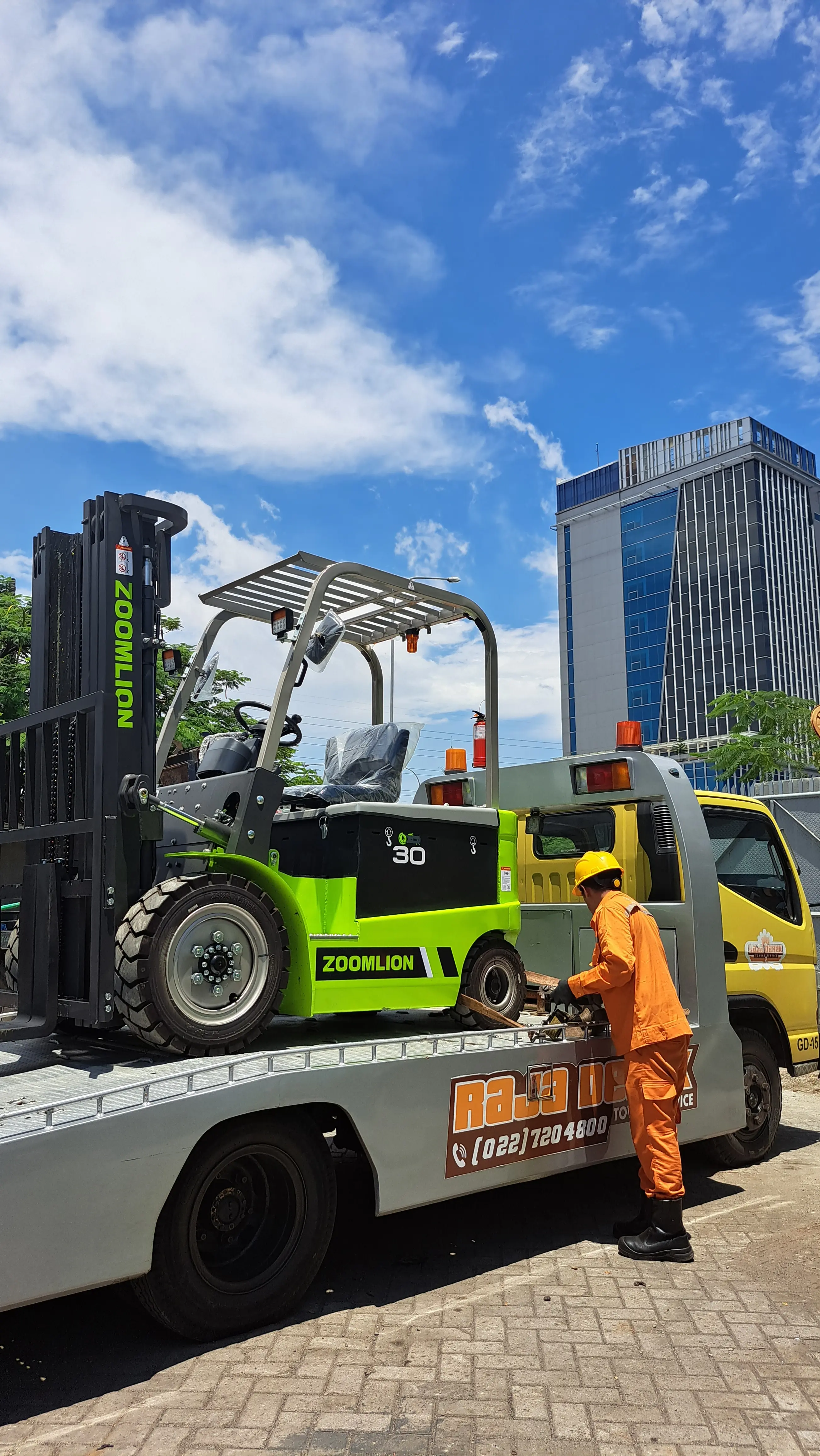 Towing Mobil Sport